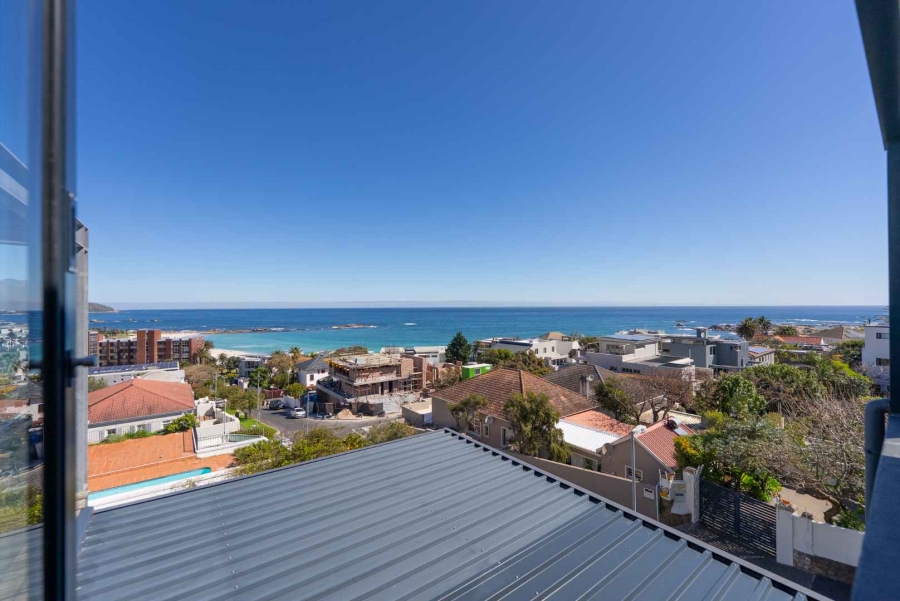8 Bedroom Property for Sale in Camps Bay Western Cape